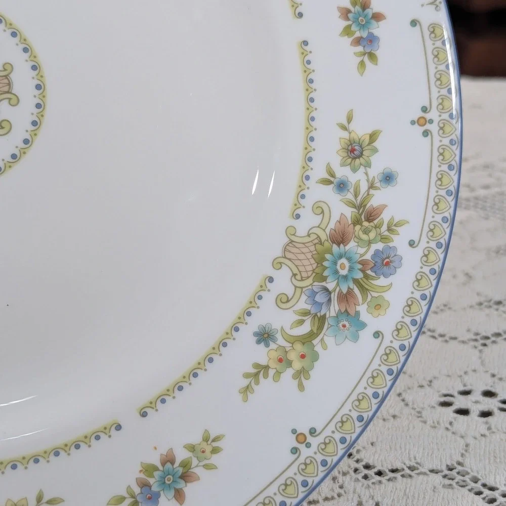 Vintage Dinner Plate Wedgwood Petersham 10.75